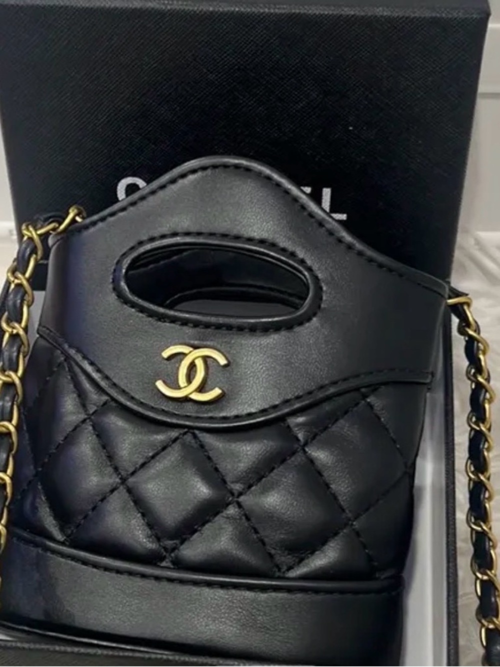 GWP-CHANEL Black Quilted Leather Mini Bucket Bag with Gold Hardware - Picture 2 of 3